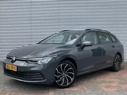 Grijs, metallic lak Gebruikt 2022 VW Golf VIII R-line Stationwagen | € 18.950 (Super prijs)