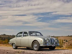 Beigeopalescent golden sand Gebruikt 1966 Jaguar S-Type S Sedan | € 27.000