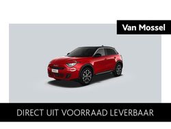 Rood Nieuw 2025 Fiat 600E La Prima SUV | € 34.990 (Goede deal)