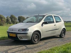 Grijs Gebruikt 2002 Fiat Punto Dynamic Hatchback | € 950 (Eerlijke prijs)