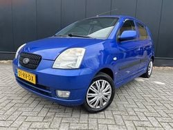 Blauw (metallic) Gebruikt 2005 Kia Picanto Hatchback | € 895 (Eerlijke prijs)