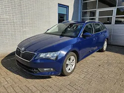 Blauw Gebruikt 2016 Skoda Superb Business Line Stationwagen | € 5.750