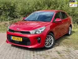 Rood Gebruikt 2017 Kia Rio Hatchback | € 9.850 (Eerlijke prijs)