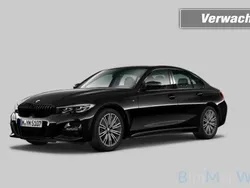 Zwart, metallic lak Gebruikt 2019 BMW 320 M Sport Sedan | € 25.750 (Eerlijke prijs)
