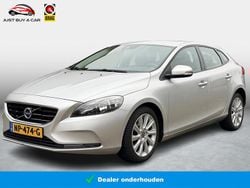 Grijs Gebruikt 2016 Volvo V40 Momentum Hatchback | € 8.450 (Eerlijke prijs)