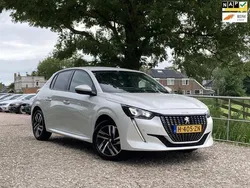 Wit Gebruikt 2020 Peugeot 208 Allure Hatchback | € 10.975 (Eerlijke prijs)