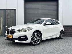 Wit Gebruikt 2022 BMW 118 M Sport Hatchback | € 24.950 (Eerlijke prijs)