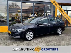 Zwart, metallic lak Gebruikt 2023 VW Golf VIII Style Stationwagen | € 32.945 (Iets duurder)