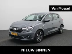Grijs Gebruikt 2024 Dacia Sandero Expression Hatchback | € 19.435 (Iets duurder)