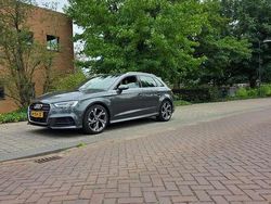 Grijs Gebruikt 2016 Audi A3 Design Hatchback | € 18.950