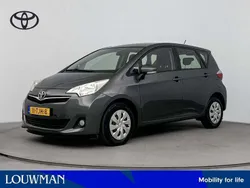 Grijs Gebruikt 2012 Toyota Verso-S MPV | € 10.950 (Eerlijke prijs)