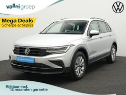 Zilver, metallic lak Gebruikt 2023 VW Tiguan Business SUV | € 34.900 (Super prijs)