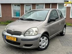 Grijs Gebruikt 2003 Toyota Yaris Terra Hatchback | € 1.250 (Goede deal)
