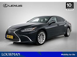 Zwart Gebruikt 2019 Lexus ES300H President Line Sedan | € 44.945 (Eerlijke prijs)