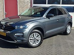 Grijs, metallic lak Gebruikt 2021 VW T-Roc Style SUV | € 21.900 (Goede deal)