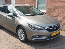 Grijs Gebruikt 2017 Opel Astra Innovation Stationwagen | € 8.500 (Super prijs)