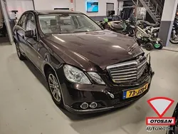 Bruin Gebruikt 2009 Mercedes E200 Business Sedan | € 2.990
