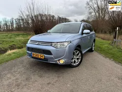 Blauw Gebruikt 2013 Mitsubishi Outlander P-HEV Instyle SUV | € 7.888 (Eerlijke prijs)
