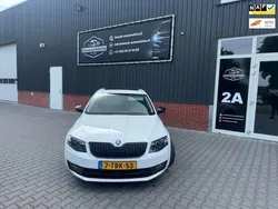 Wit Gebruikt 2014 Skoda Octavia Business Line Hatchback | € 7.995 (Eerlijke prijs)