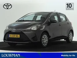 Grijs, metallic lak Gebruikt 2017 Toyota Yaris Design Hatchback | € 13.445 (Eerlijke prijs)