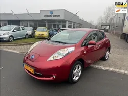 Rood Gebruikt 2011 Nissan Leaf Base Hatchback | € 4.499 (Eerlijke prijs)