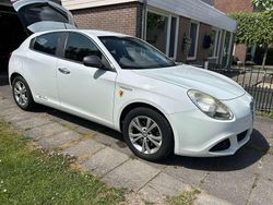 Wit Gebruikt 2011 Alfa Romeo Giulietta Distinctive MPV | € 3.500 (Super prijs)
