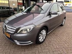 Grijs Gebruikt 2013 Mercedes B180 Ambition MPV | € 8.750 (Goede deal)