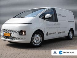 Wit Gebruikt 2024 Hyundai Staria Van | € 25.722