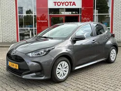 Grijs Gebruikt 2021 Toyota Yaris Hybrid Hatchback | € 17.900 (Goede deal)