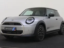 Zilver Nieuw 2025 Mini Cooper Favoured Hatchback | € 42.250 (Eerlijke prijs)