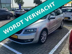 Grijs Gebruikt 2016 Skoda Octavia Business Line Stationwagen | € 10.745 (Iets duurder)