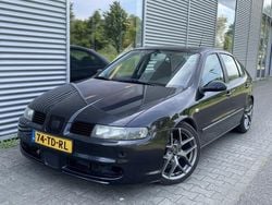 Zwart Gebruikt 2006 Seat Leon Hatchback | € 1.495 (Eerlijke prijs)