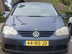 Blauw Gebruikt 2004 VW Golf IV Trendline Hatchback | € 1.795 (Eerlijke prijs)