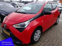 Rood Gebruikt 2021 Toyota Aygo Hatchback | € 9.940 (Goede deal)