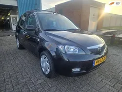 Zwart Gebruikt 2003 Mazda 2 Exclusive MPV | € 2.950 (Duur)