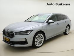 Grijs Gebruikt 2025 Skoda Superb LAURIN & KLEMENT Stationwagen | € 52.500