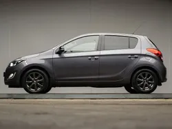 Grijs Gebruikt 2015 Hyundai i20 Comfort Hatchback | € 5.945 (Eerlijke prijs)