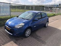 Blauw Gebruikt 2010 Renault Clio II Dynamique Hatchback | € 2.499 (Eerlijke prijs)
