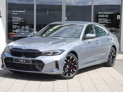 Zwart Nieuw 2025 BMW 330e M Sport Sedan | € 64.995 (Super prijs)