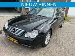 Zwart Gebruikt 2001 Mercedes C220 Coupé | € 1.499 (Eerlijke prijs)