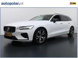 Wit Gebruikt 2022 Volvo V60 R-Design Stationwagen | € 32.850 (Super prijs)
