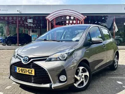 Grijs Gebruikt 2017 Toyota Yaris Hatchback | € 14.990 (Eerlijke prijs)