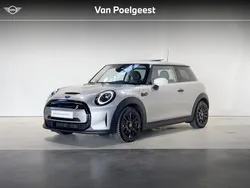 Melting silver iii Gebruikt 2023 Mini Cooper Classic Hatchback | € 25.795 (Eerlijke prijs)
