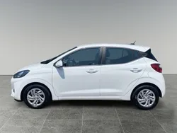 Wit Gebruikt 2023 Hyundai i10 Comfort Hatchback | € 15.950 (Eerlijke prijs)