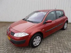 Rood Gebruikt 2005 Renault Mégane II Expression+ Hatchback | € 895