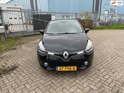 Zwart Gebruikt 2015 Renault Clio IV Night&Day Hatchback | € 4.500 (Goede deal)