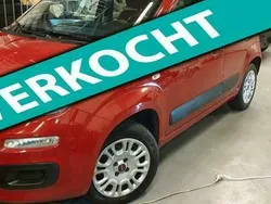 Rood Gebruikt 2012 Fiat Panda Lounge Hatchback | € 4.899 (Eerlijke prijs)