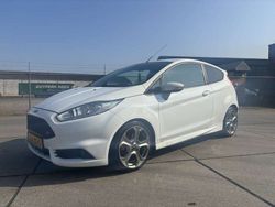 Wit Gebruikt 2014 Ford Fiesta ST Hatchback | € 10.499 (Eerlijke prijs)