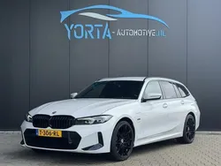 Wit Gebruikt 2022 BMW 330 M Sport Stationwagen | € 39.950 (Goede deal)