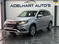 Zilver, metallic lak Gebruikt 2020 Mitsubishi Outlander P-HEV SUV | € 22.950 (Super prijs)